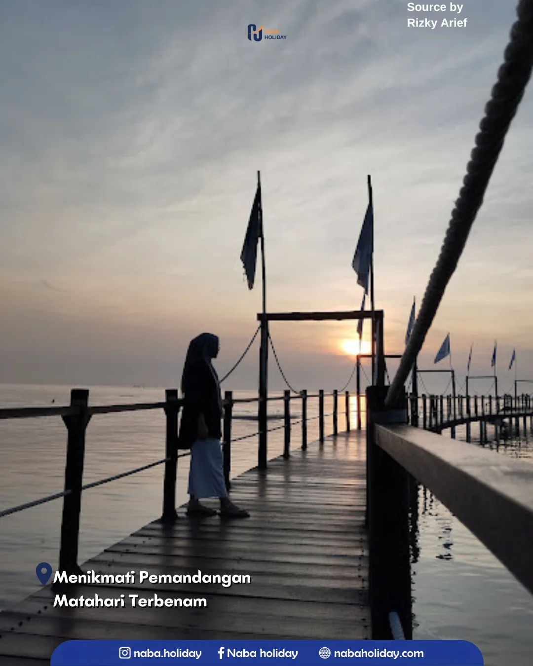 Menikmati Pemandangan Matahari Terbenam