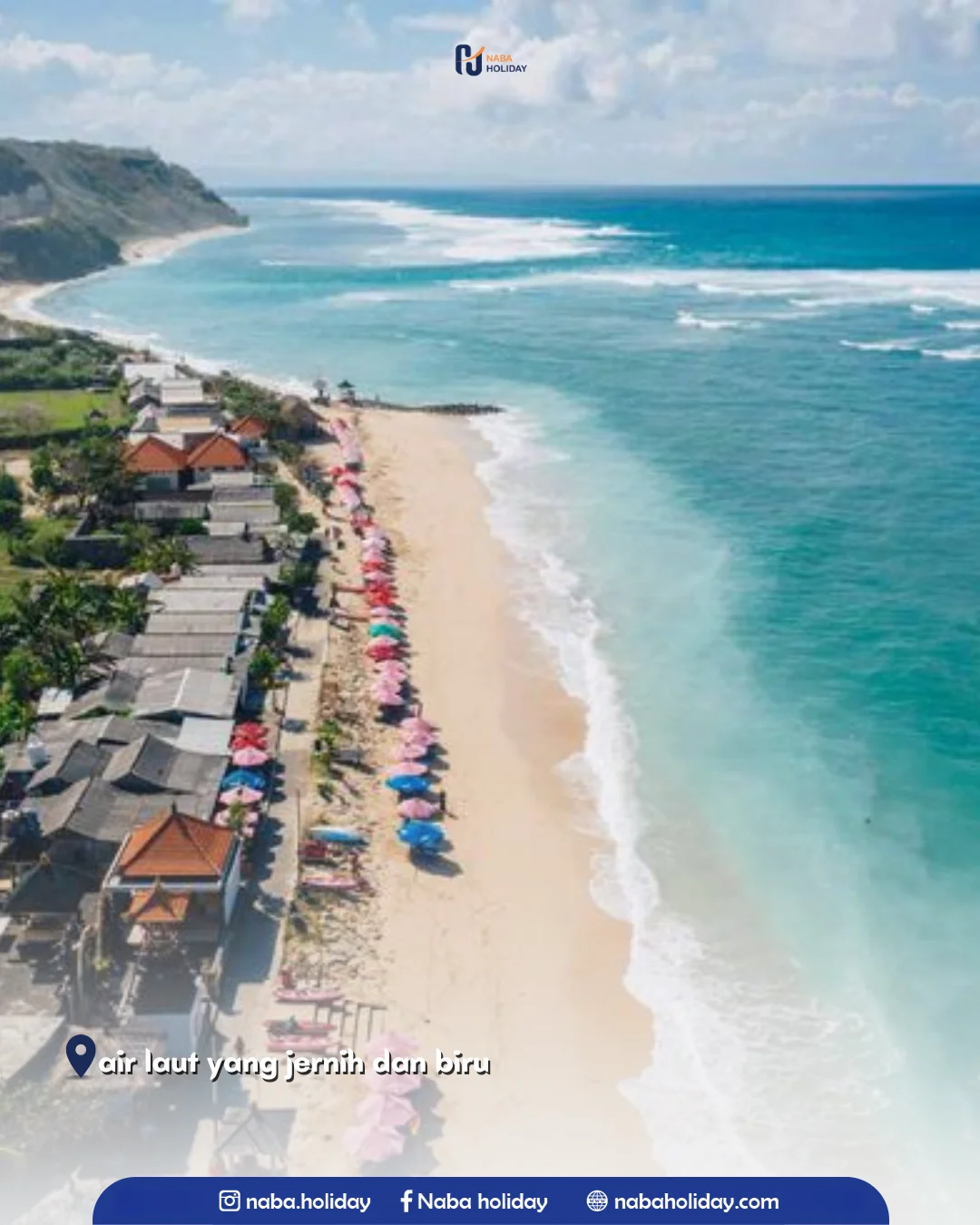air laut yang jernih dan biru