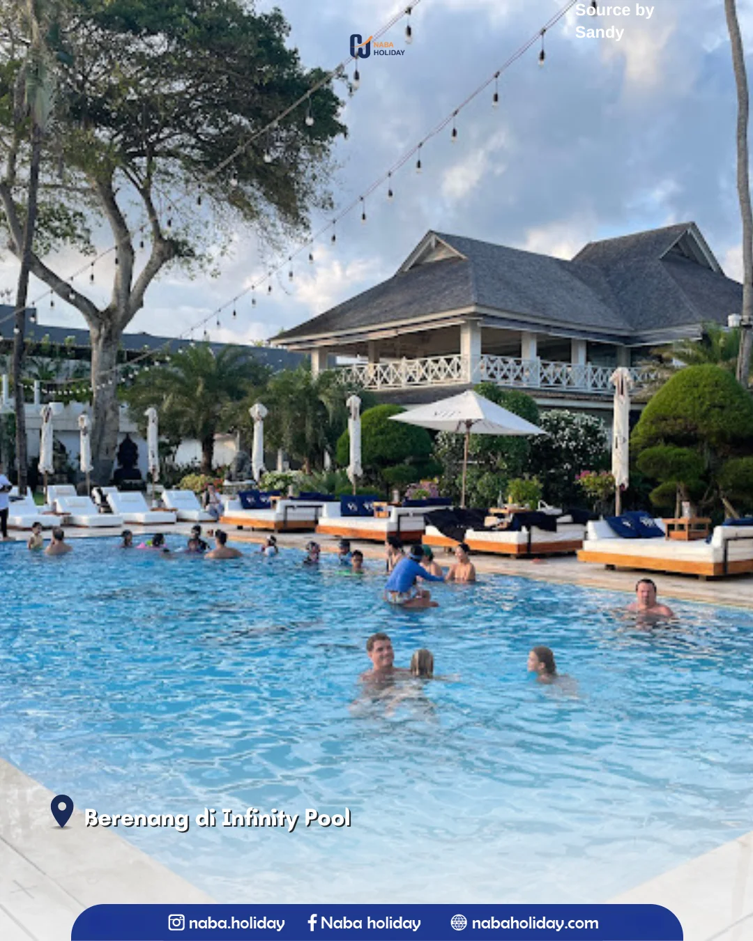 Berenang di Infinity Pool
