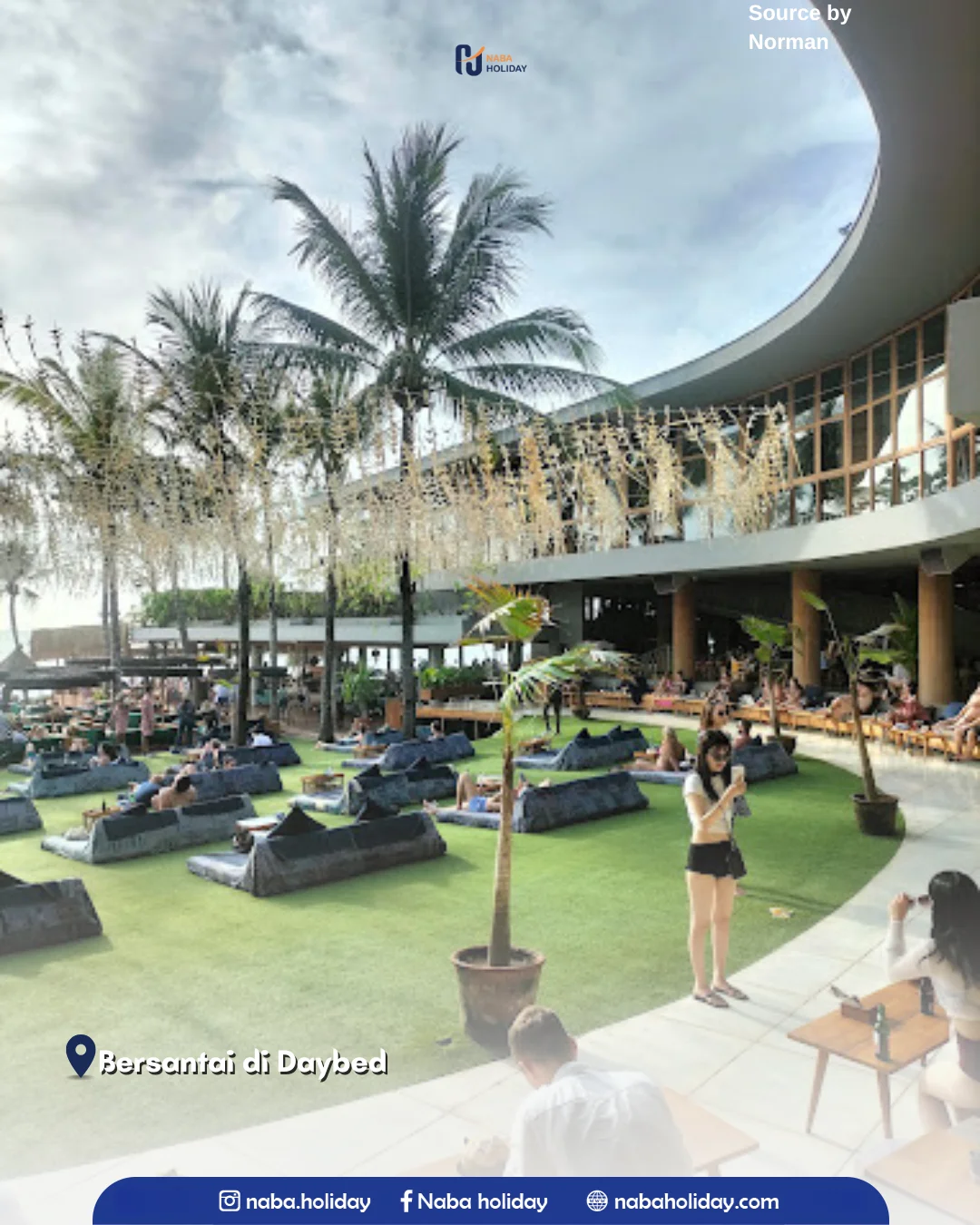 Bersantai di Daybed potato beach club bali