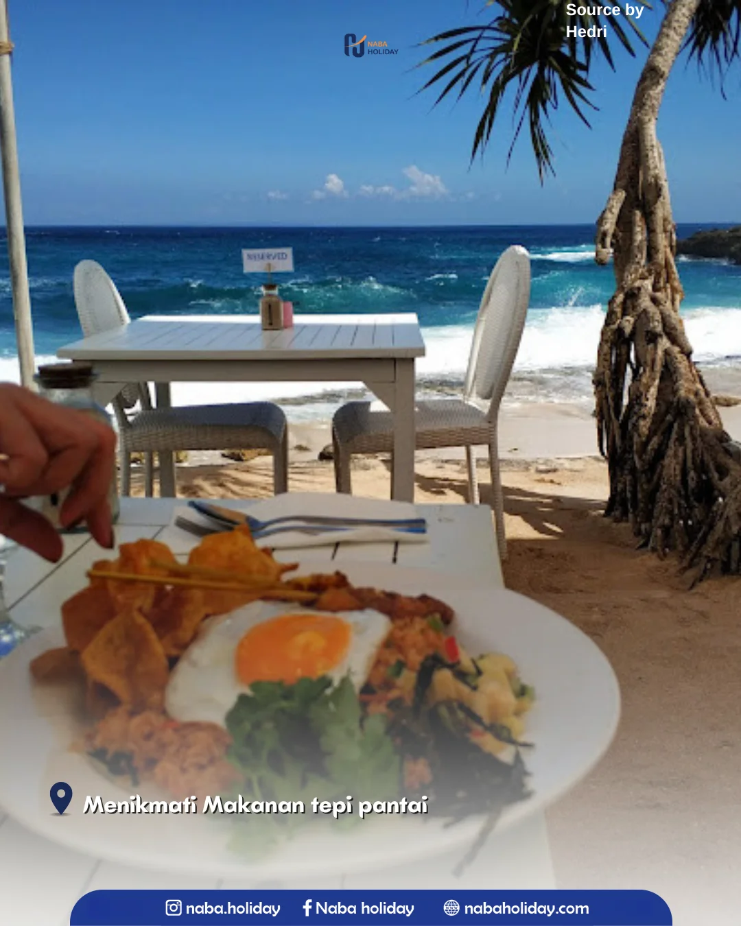 Menikmati Makanan di tepi pantai sandy bay beach club bali